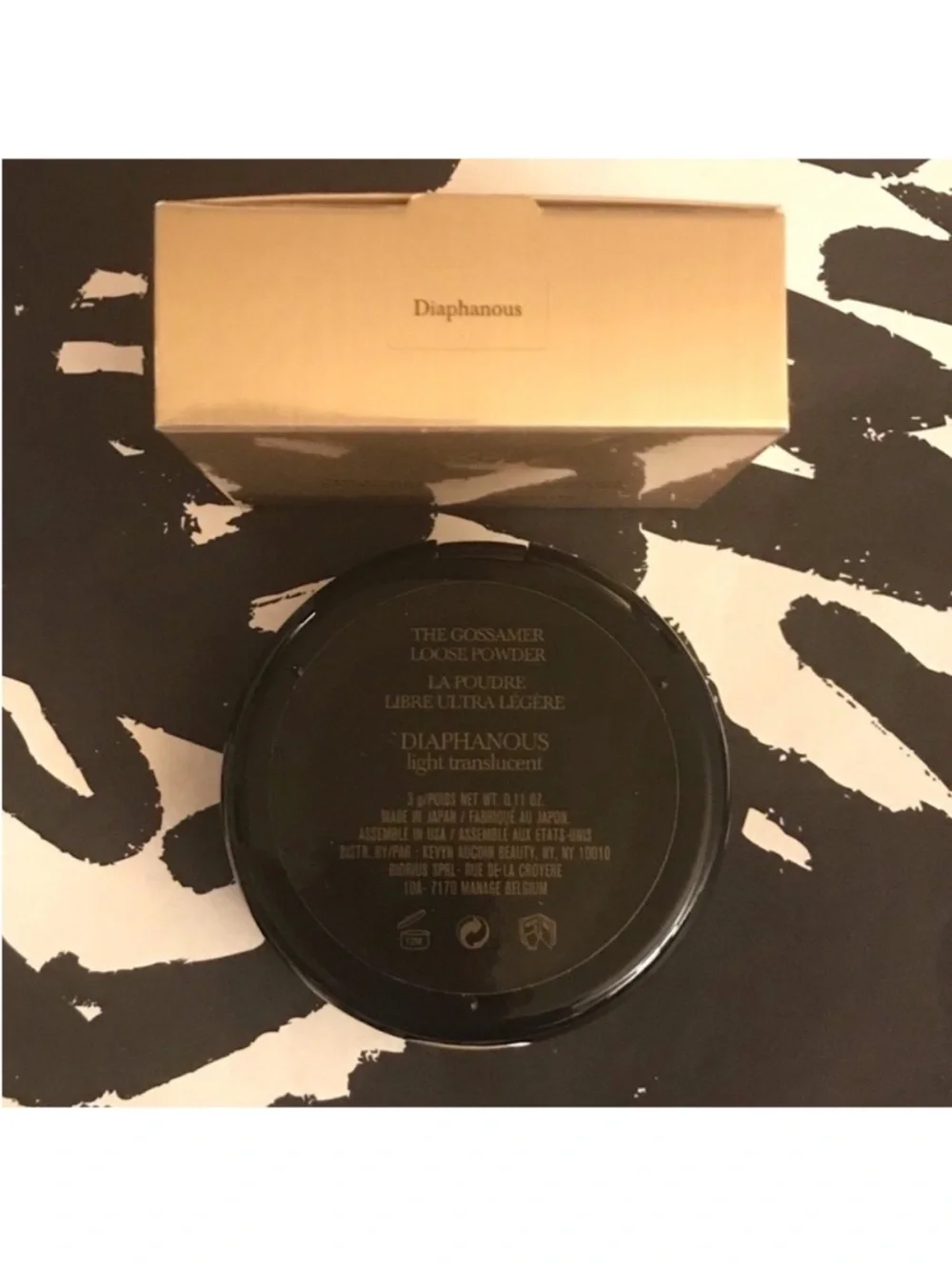Kevyn Aucoin Gossamer Loose Setting Powder with Puff in Diaphanous  0.11 oz/ 3 g